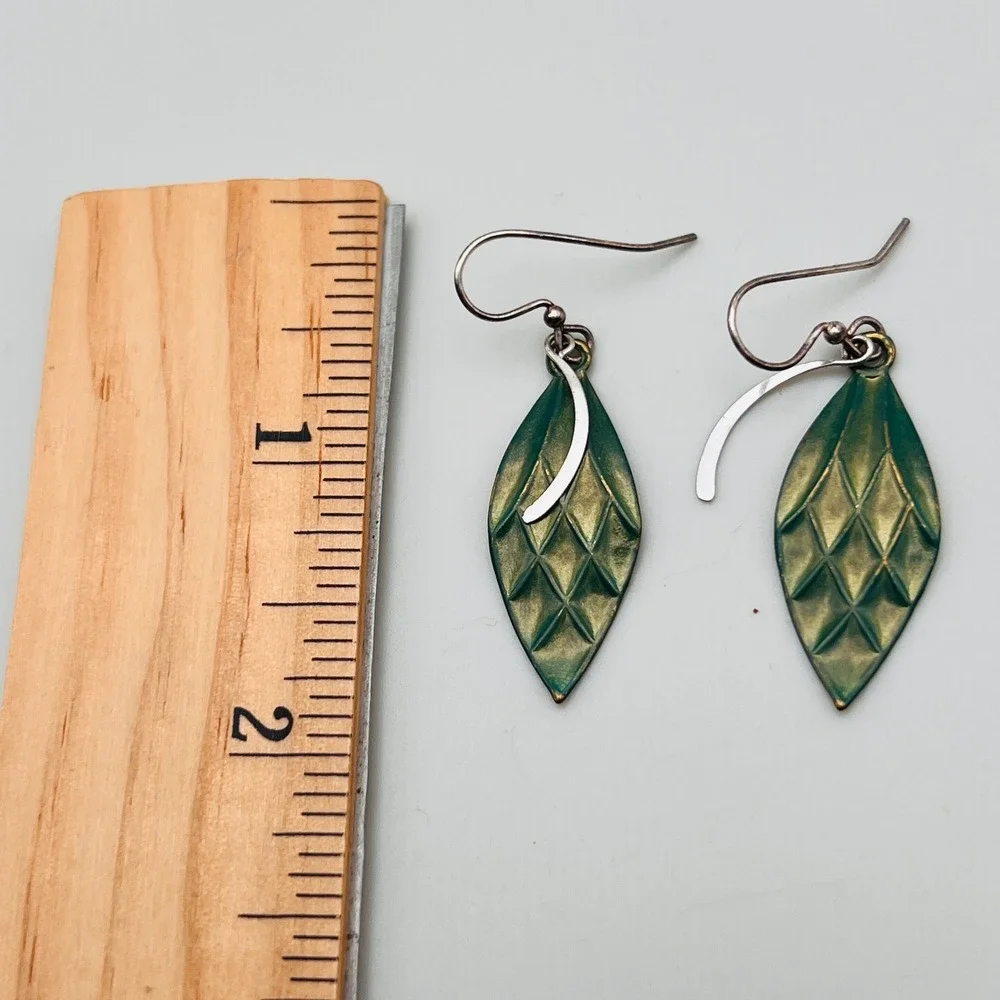 Green Enamel Leaf Dangle Earrings Silver Tone Textured Diamond Pattern Boho